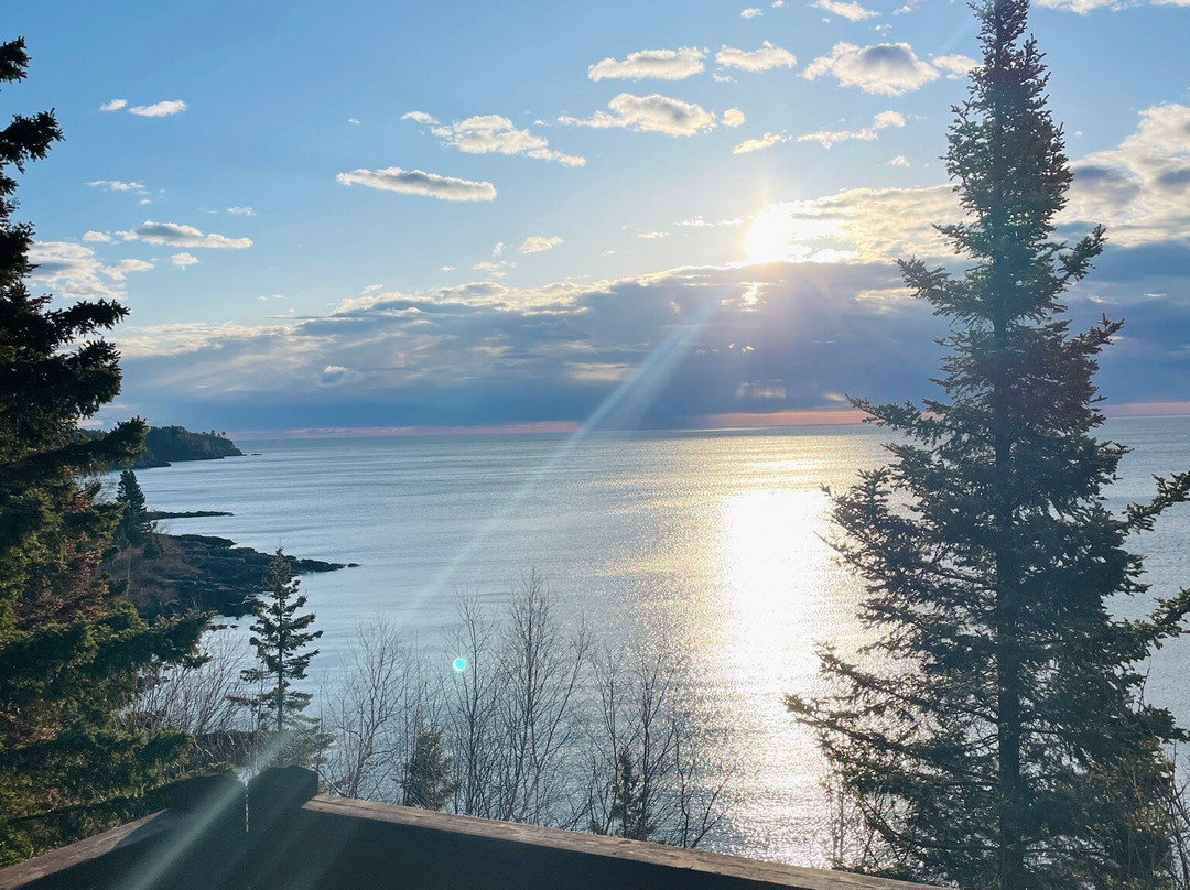 Cove Point Lodge主图