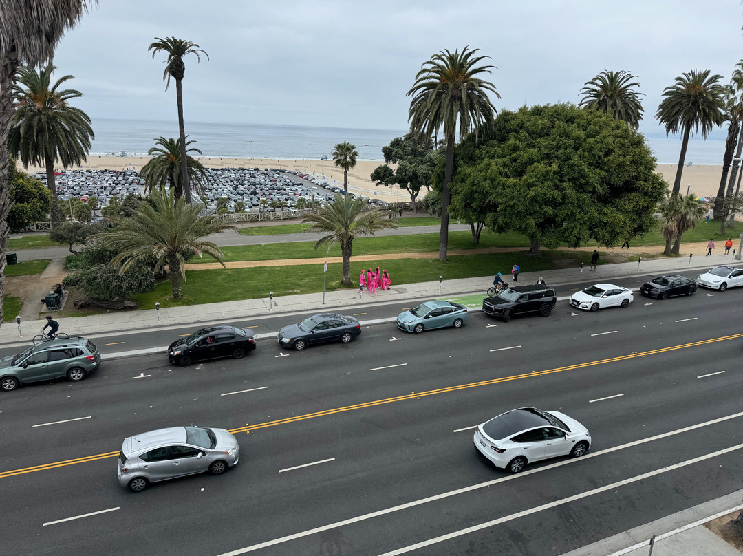 圣塔莫尼卡海滨酒店主图