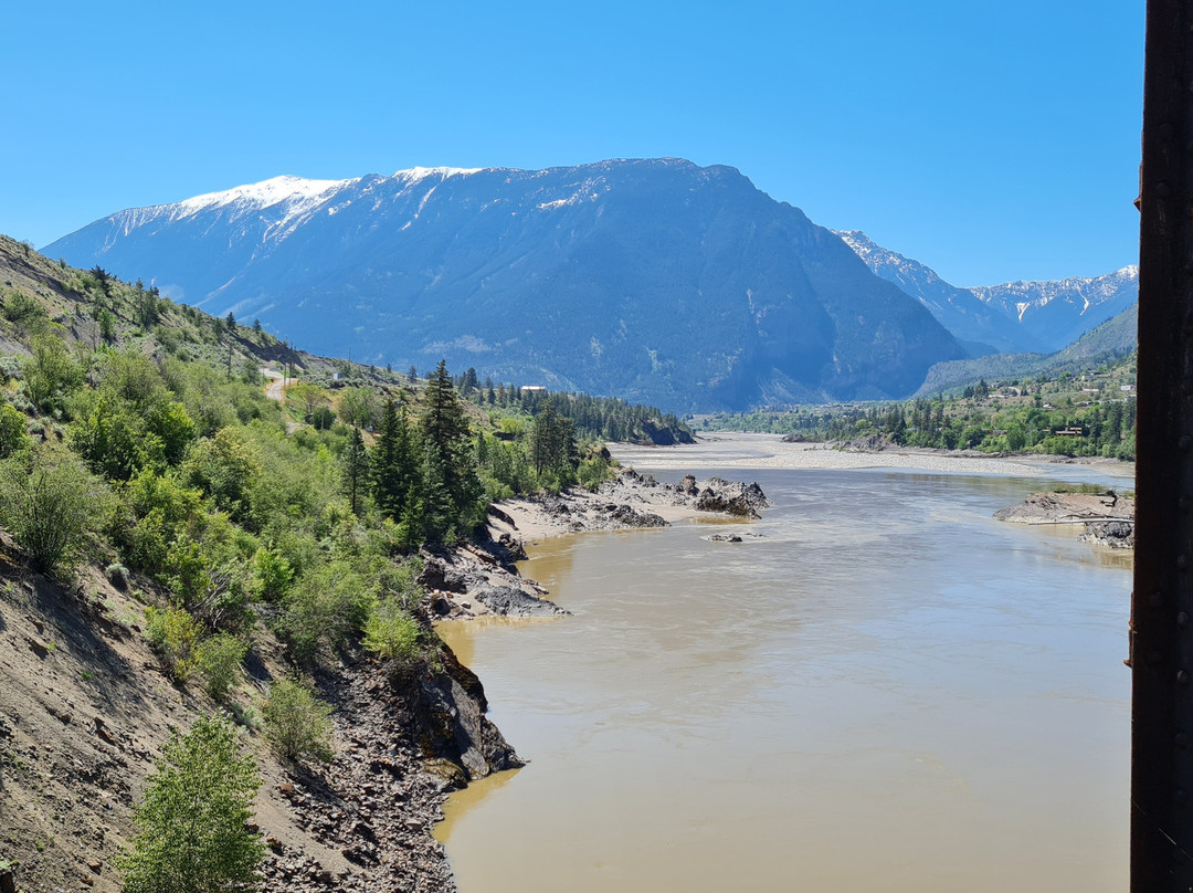 Lillooet Lake景点图片