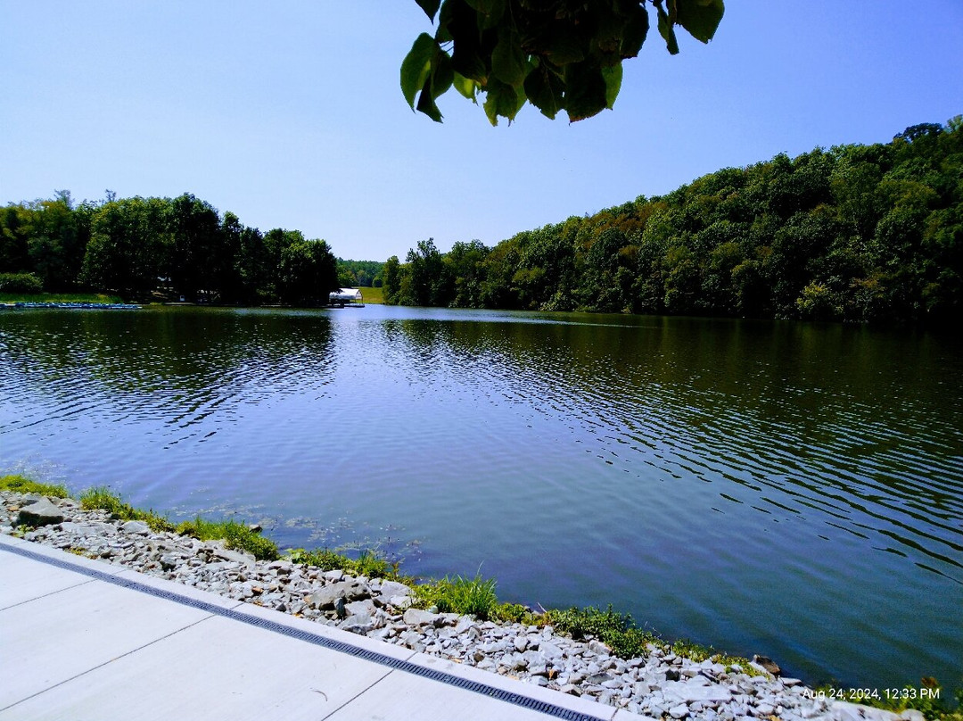 Twin Lakes Park景点图片