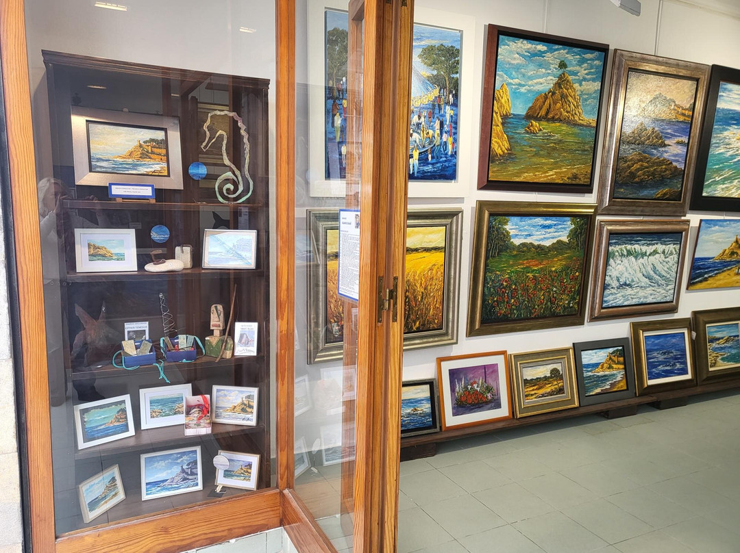 Art Gallery Blanco Grane - Tossa de Mar-多萨德马尔必去景点
