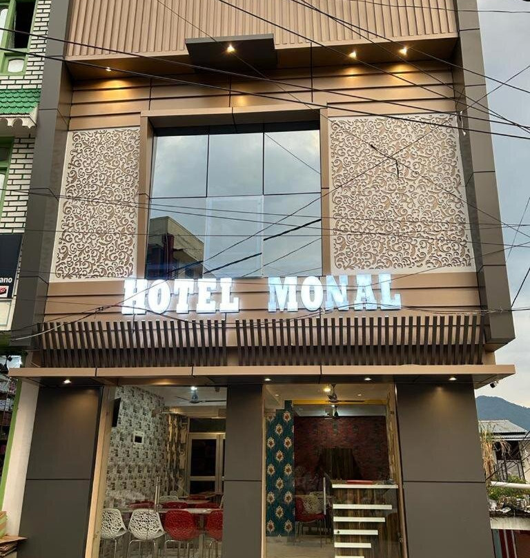 Monal Hotel & Restaurant