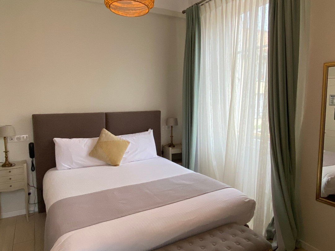 阿尔莫里酒店主图