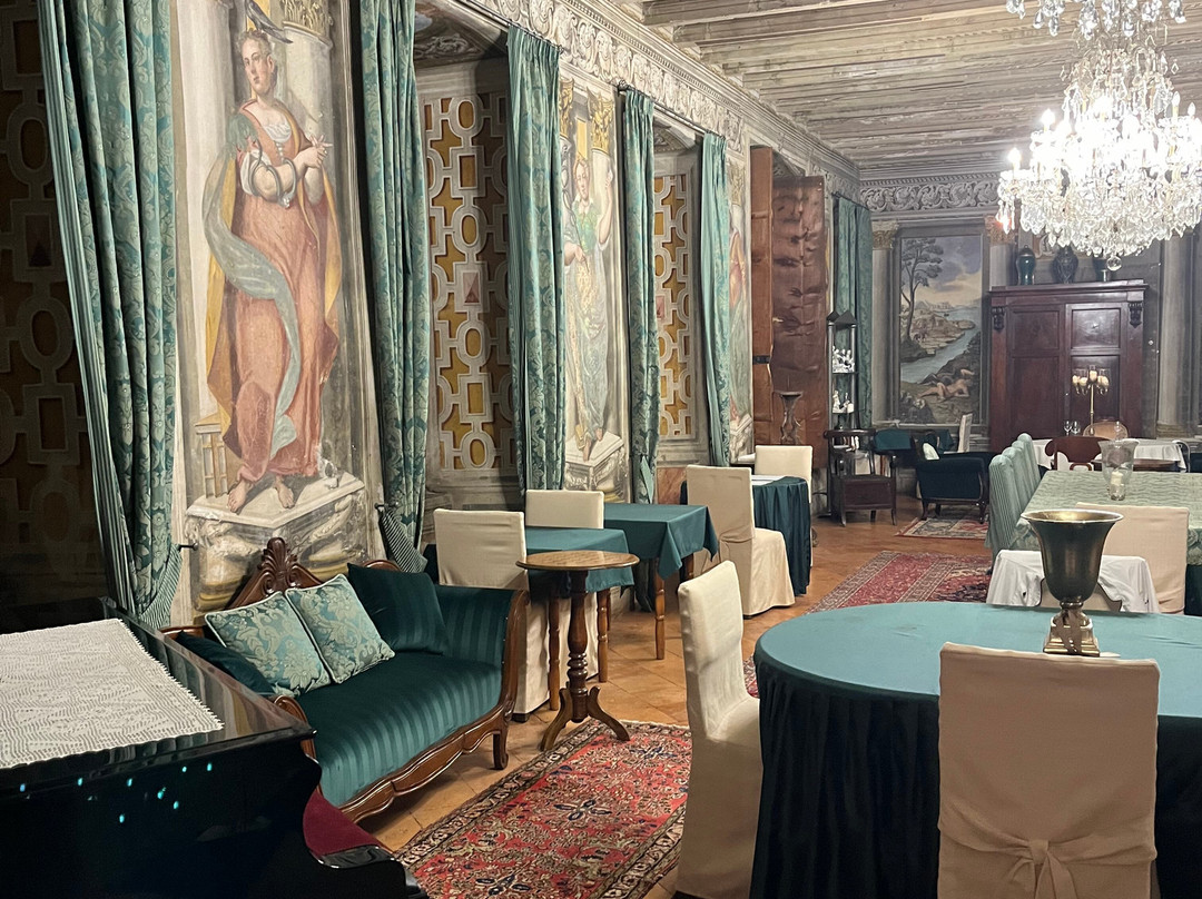 Palazzo Francesconi-Bienno必去景点