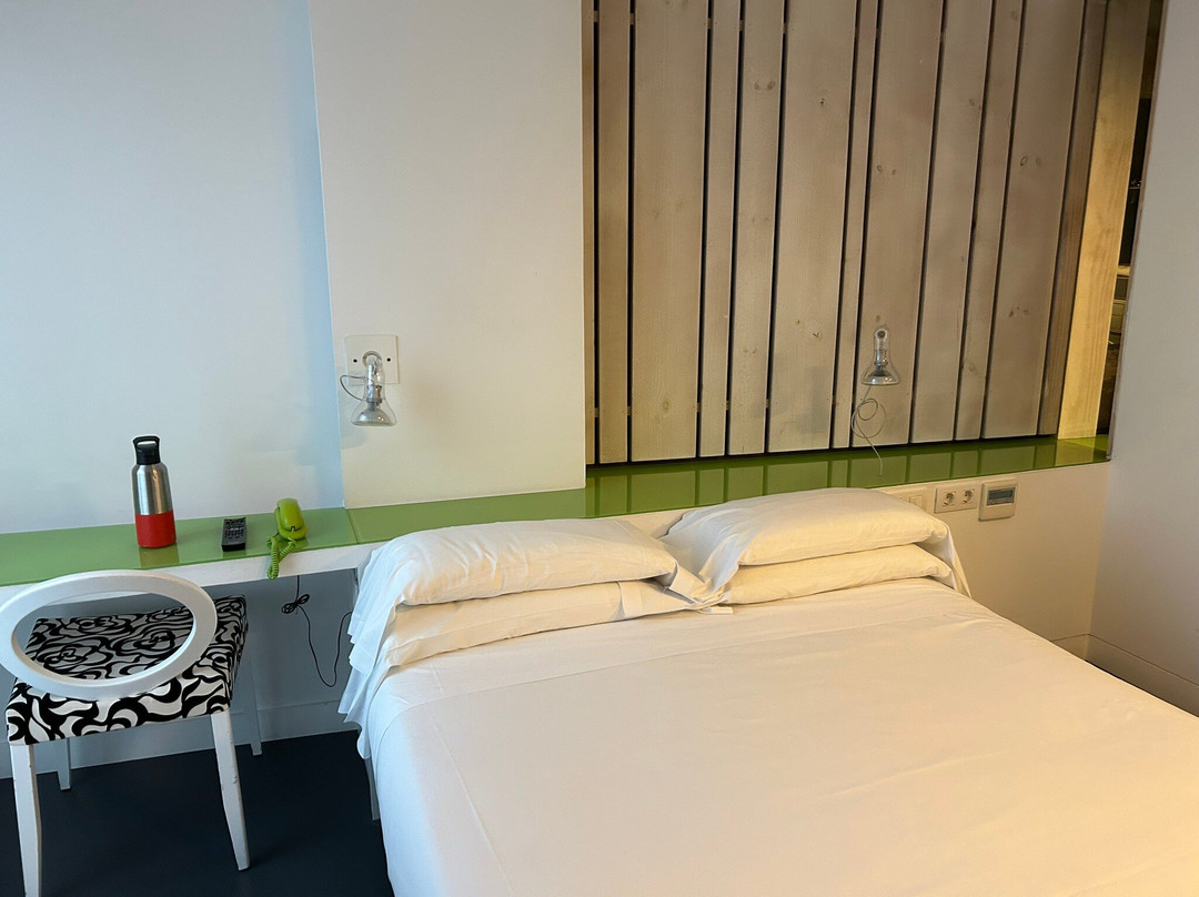 Moure Hotel主图