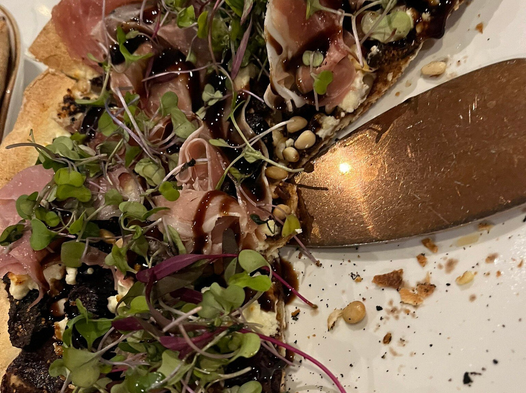 Amaro Italian Bistro & Cocktails