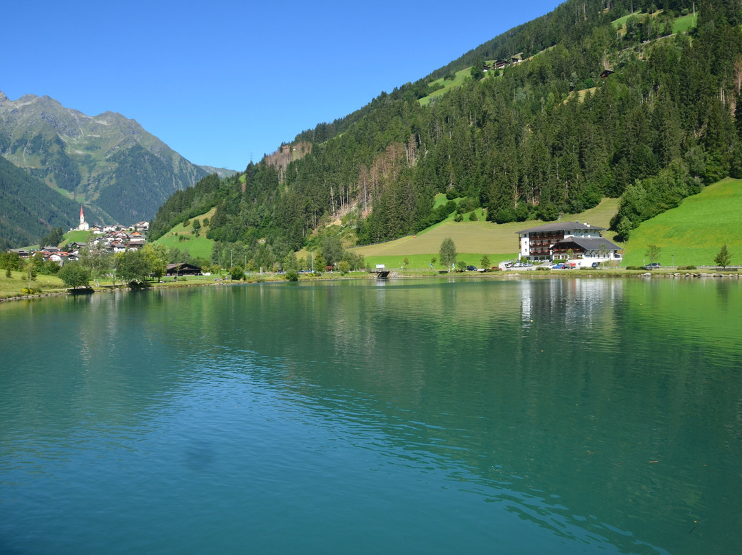 Sentiero circolare intorno al lago artificiale di Selva dei Molini景点图片