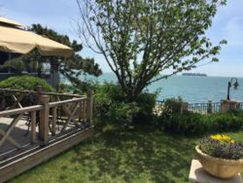 青岛美墅假期酒店21号海边别墅主图