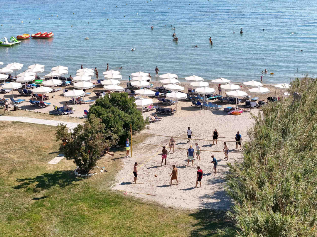 Roda Beach Resort & Spa主图