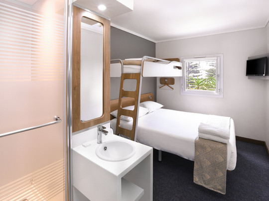 SUN1 Port Elizabeth主图