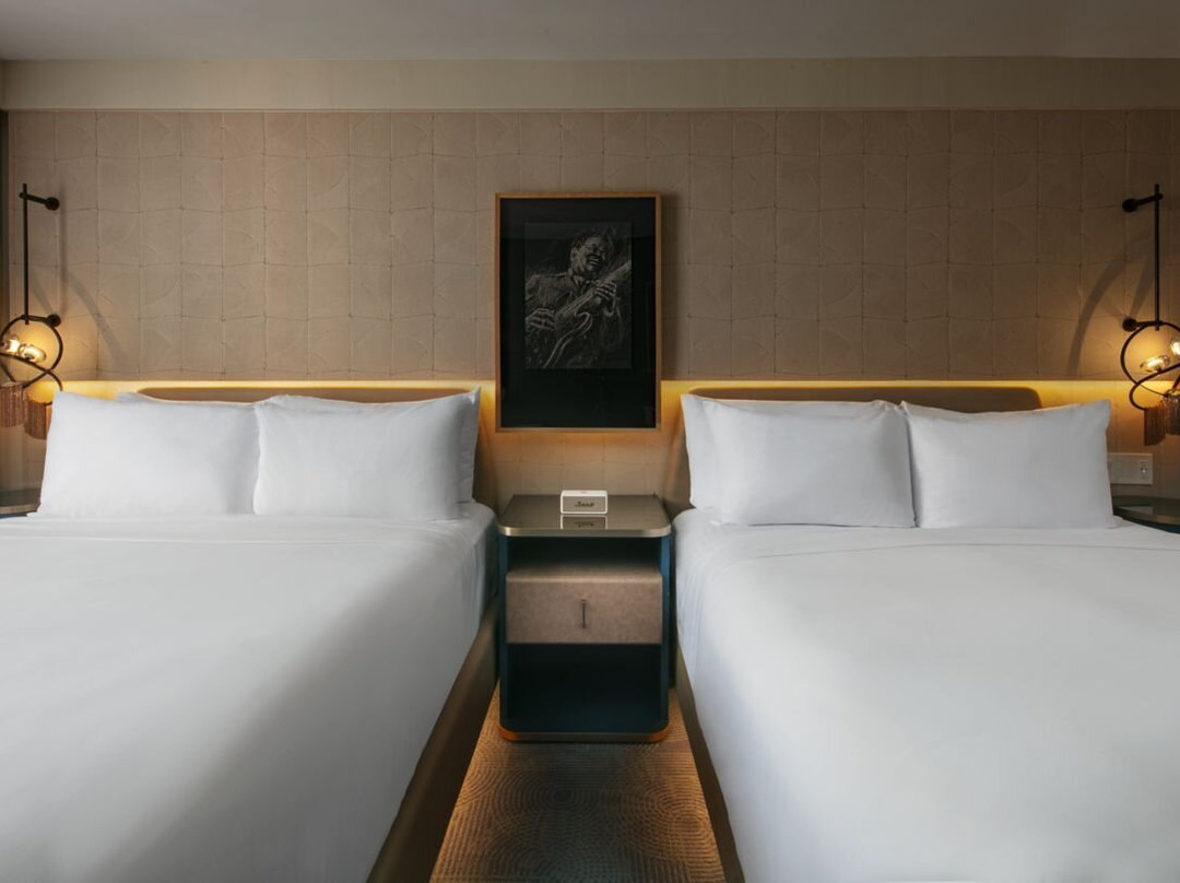 Hotel De La Poste – French Quarter, A Renaissance Hotel主图