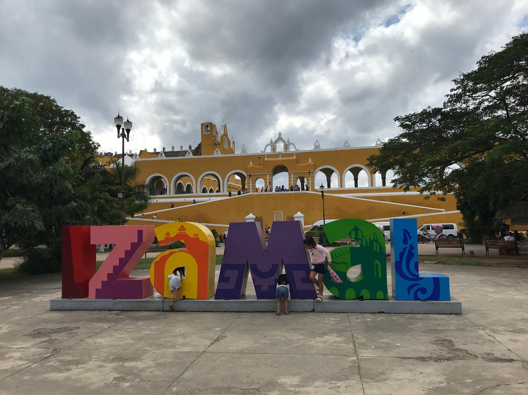 Plaza Izamal-Izamal必去景点