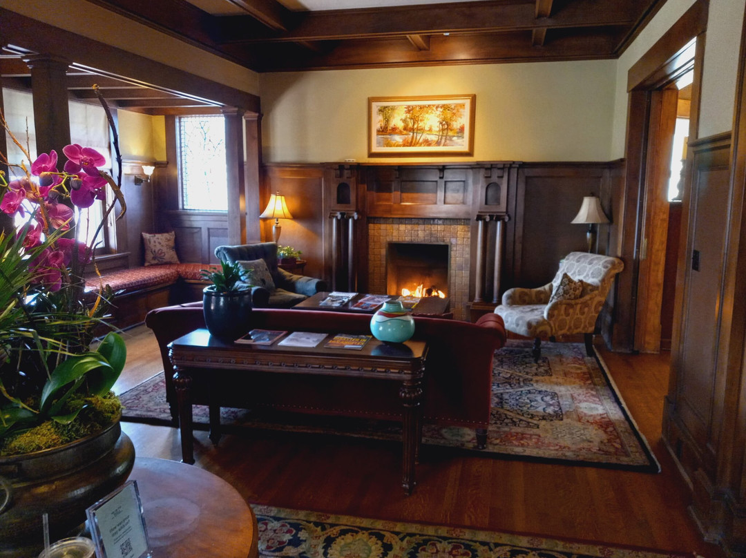 Inn On The Hill主图