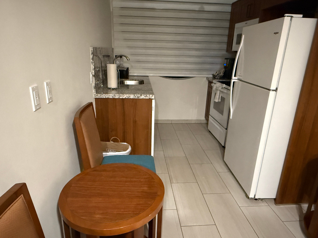 皇家棕榈滩度假酒店主图