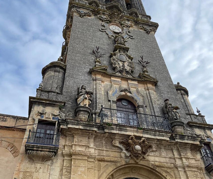Basílica de Santa María de la Asunción-阿尔科斯－德拉弗龙特拉必去景点