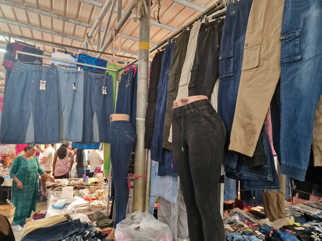 Quarter Bornes Textile Market-卡特勒博尔纳必去景点