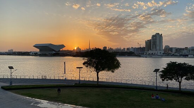 Crowne Plaza 迪拜节日之城皇冠假日酒店主图