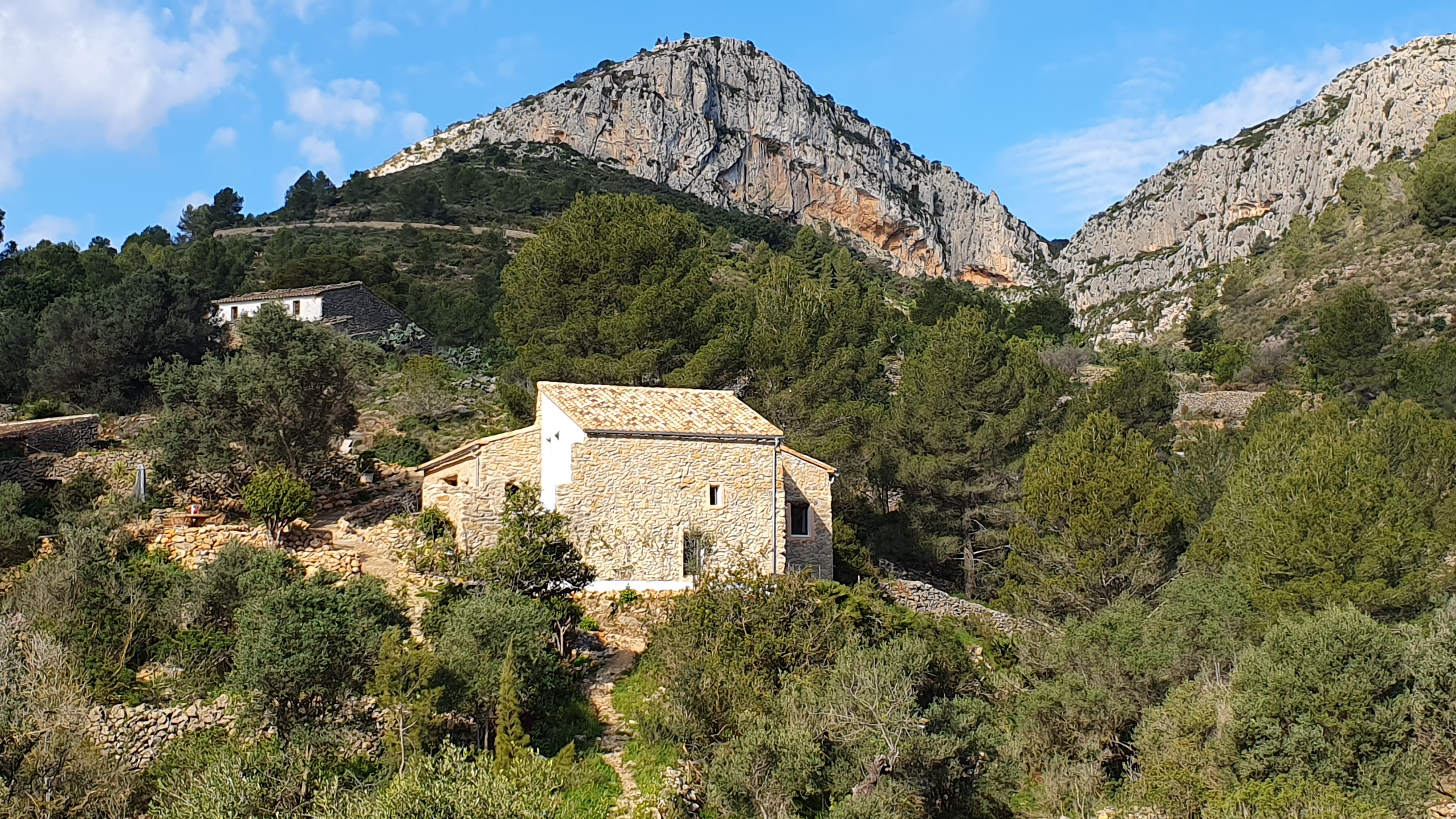 Refugio Marnes-官方