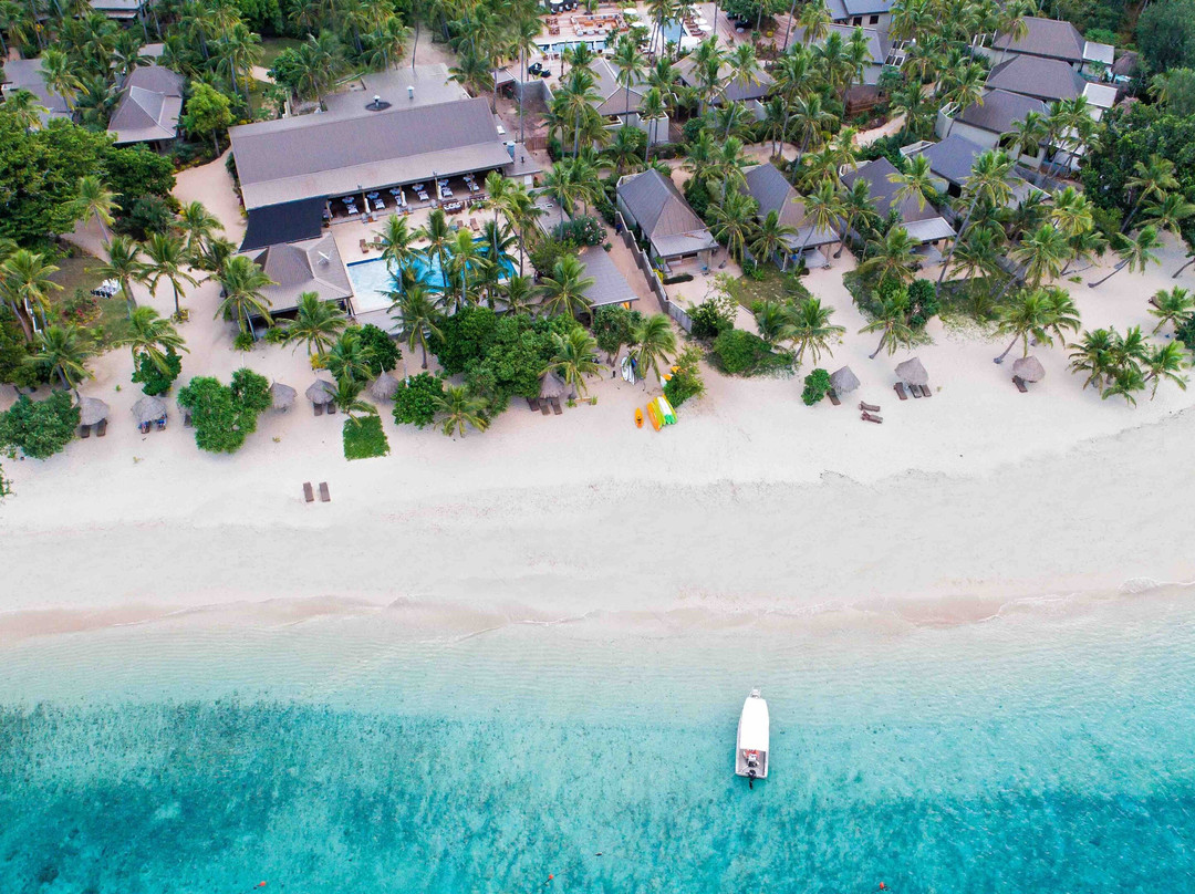 Champagne Beach Club Day Trip景点图片