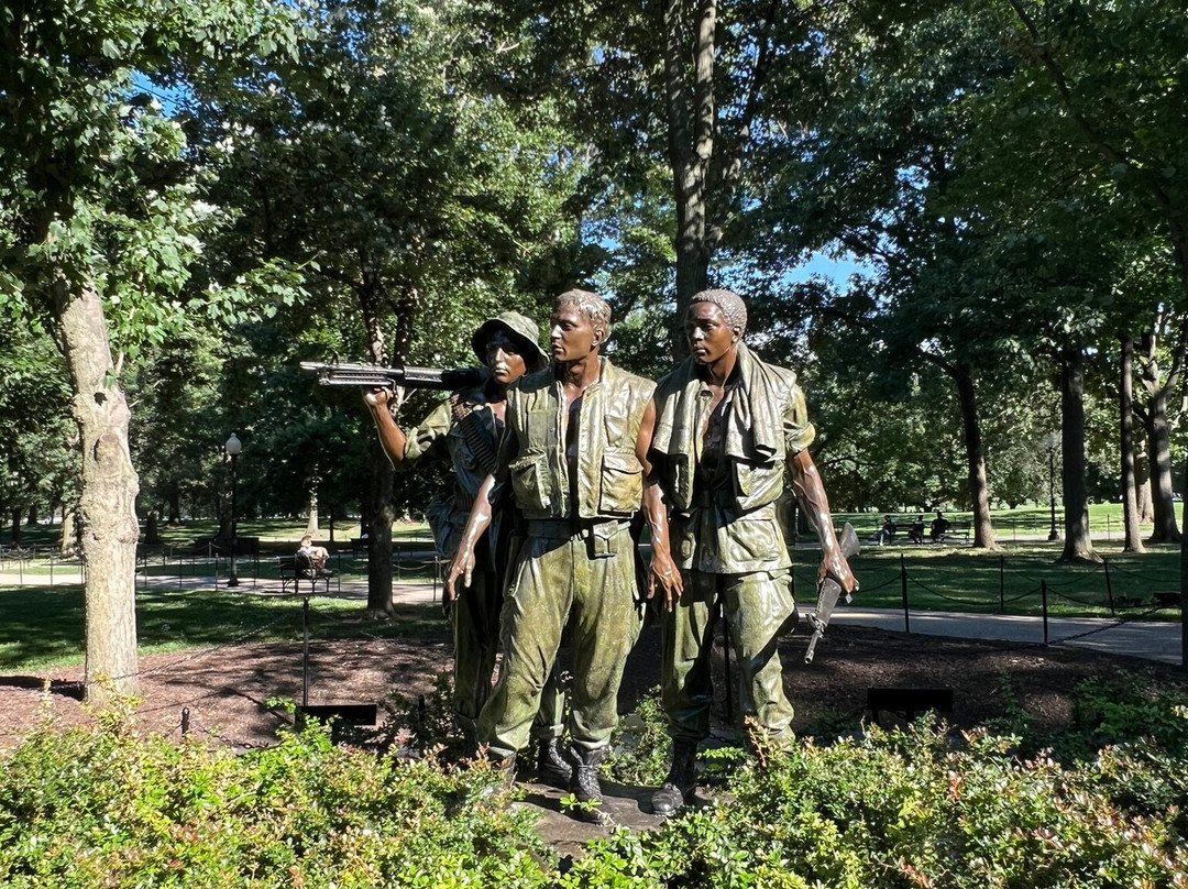 The Three Soldiers景点图片