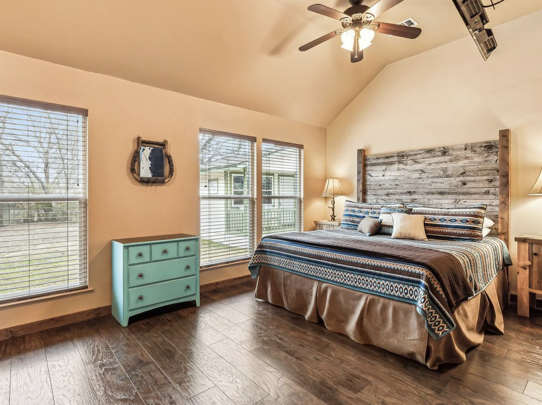 Travis Street Cottages主图