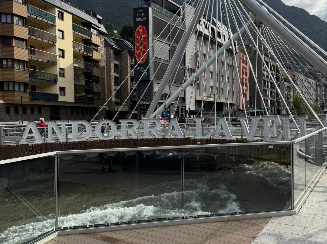 Puente de Paris-安道尔城必去景点