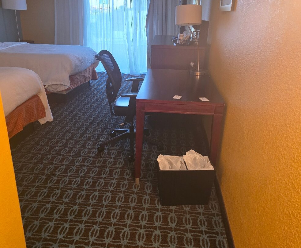 Chester Inn & Suites主图