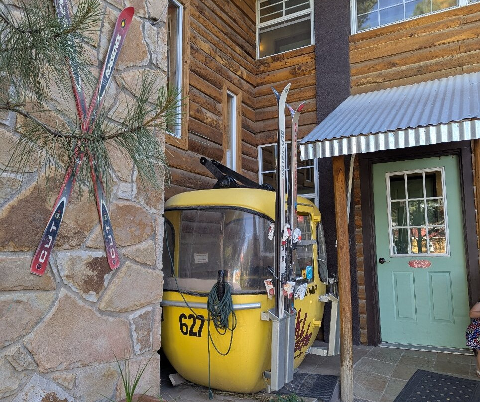 Sitzmark Chalet Inn主图