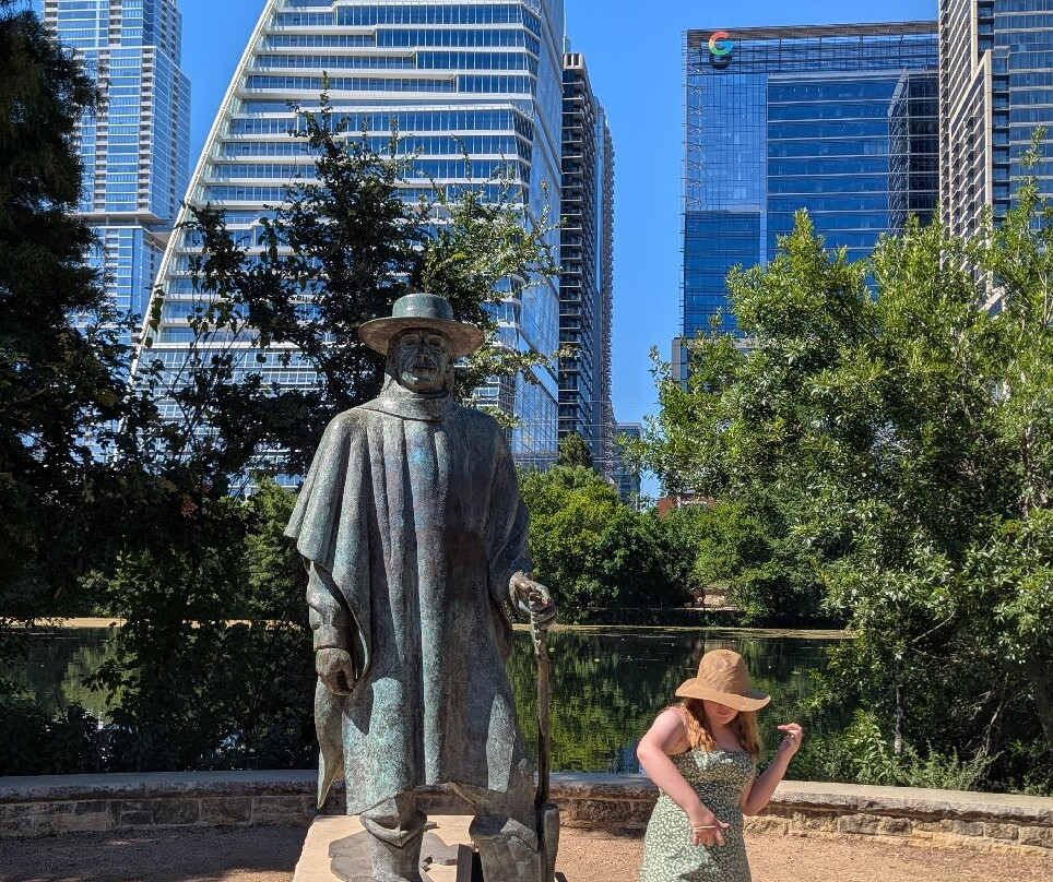 Stevie Ray Vaughan Statue-奥斯丁必去景点