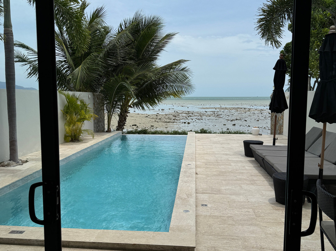 Skye Beach Hotel主图