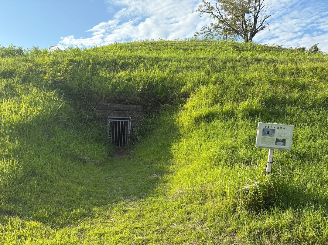 Iwaya Ancient Tomb-荣町必去景点