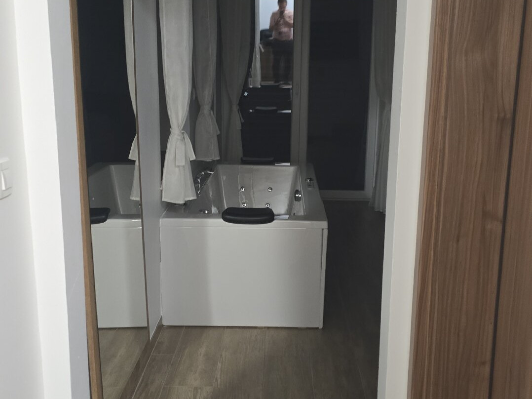 Gostisce Marin-Miler主图