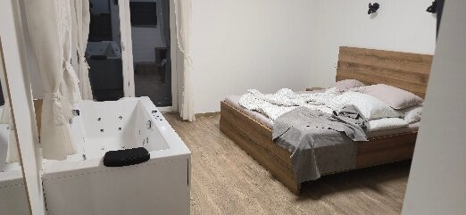 Gostisce Marin-Miler主图