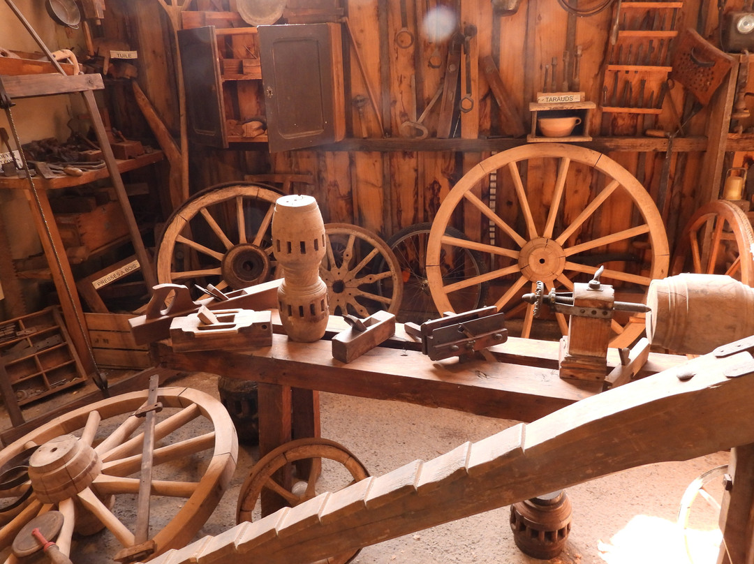 Musée La Rue Du Temps Qui Passe-Allas-les-Mines必去景点