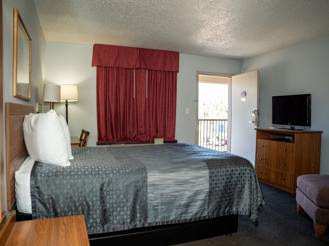 Value Inn - Livonia主图