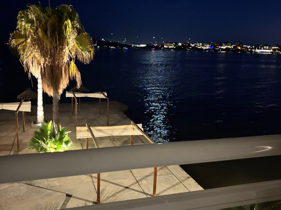 瑟斯菲格雷斯酒店主图