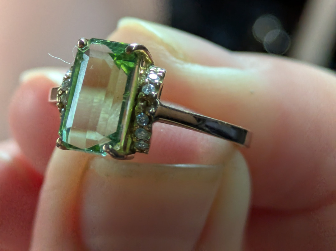 里尼亚珠宝-加勒必去景点