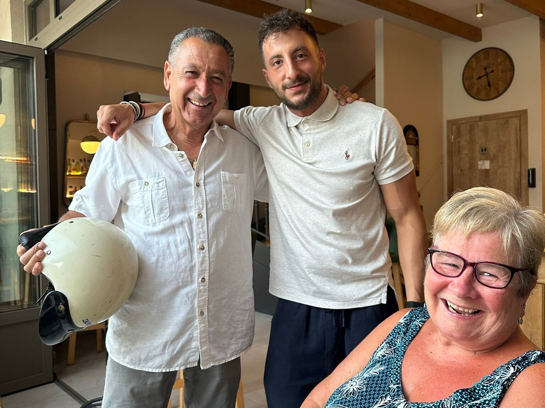 Dionysos Cafe - Bar-Koutouloufari必去景点