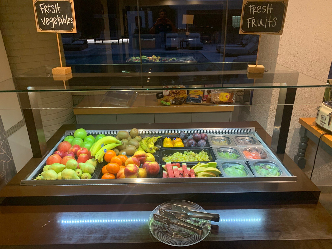 布雷泽套房酒店主图