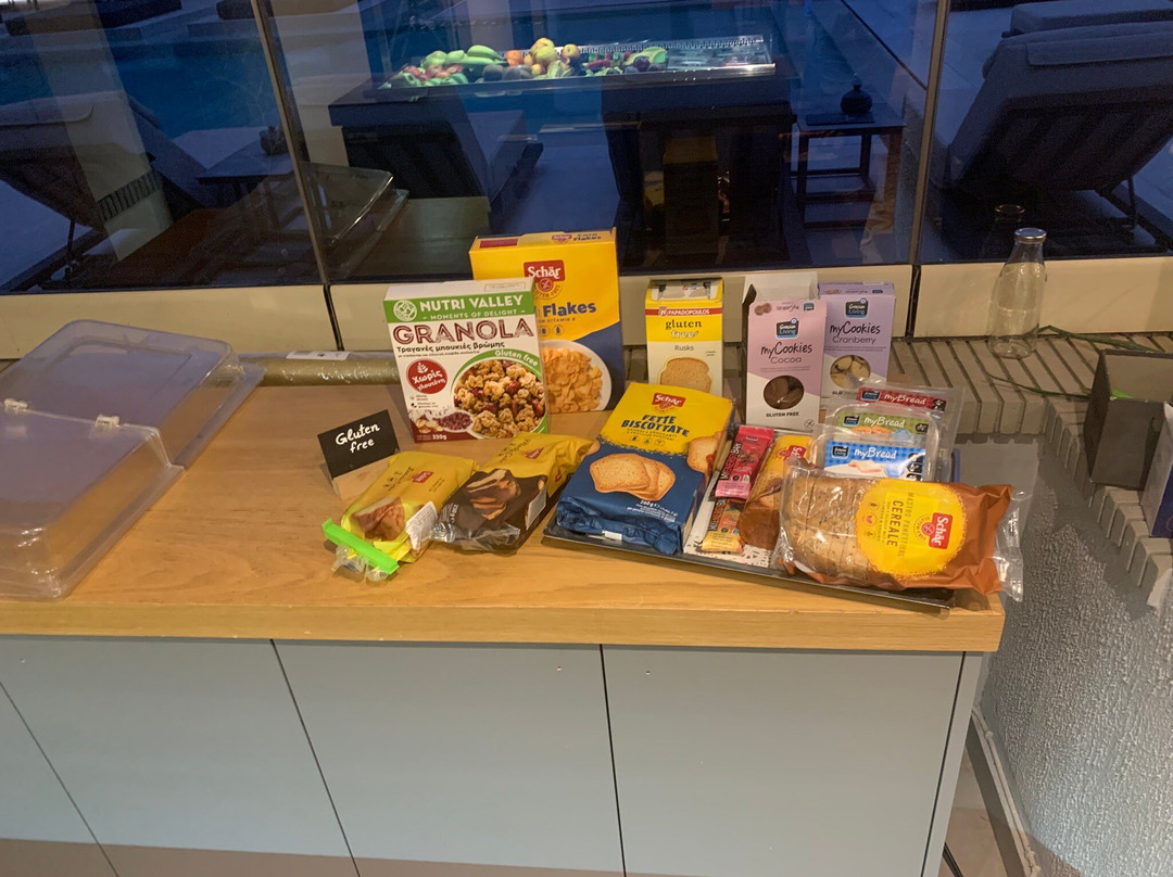 布雷泽套房酒店主图