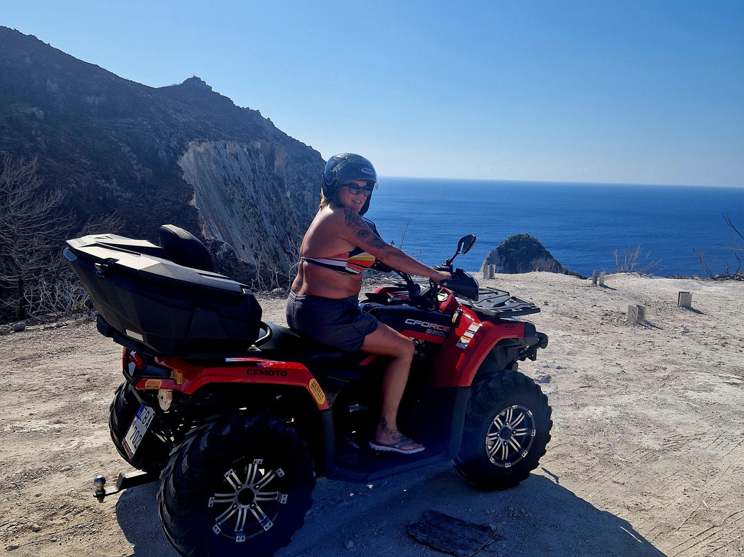 George & Nick Rentals-扎金索斯镇必去景点