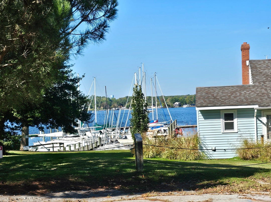 North East River Yacht Club