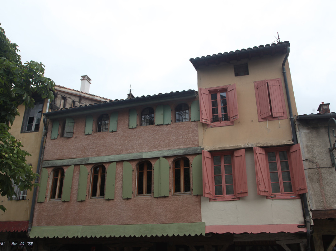 Place Marechal Leclerc-Mirepoix必去景点