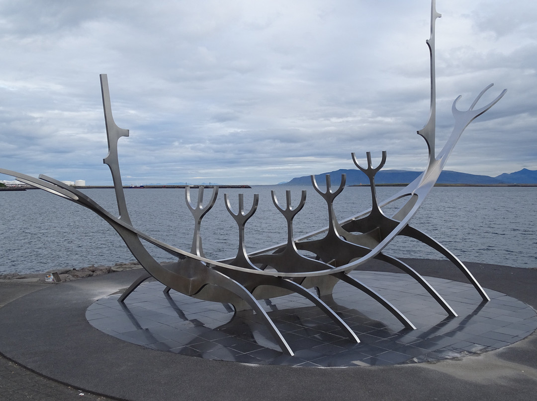 “太阳之舟”雕像-雷克雅未克必去景点