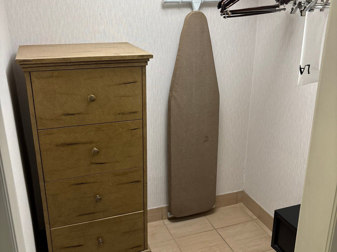 休斯顿格林威广场希尔顿逸林酒店主图