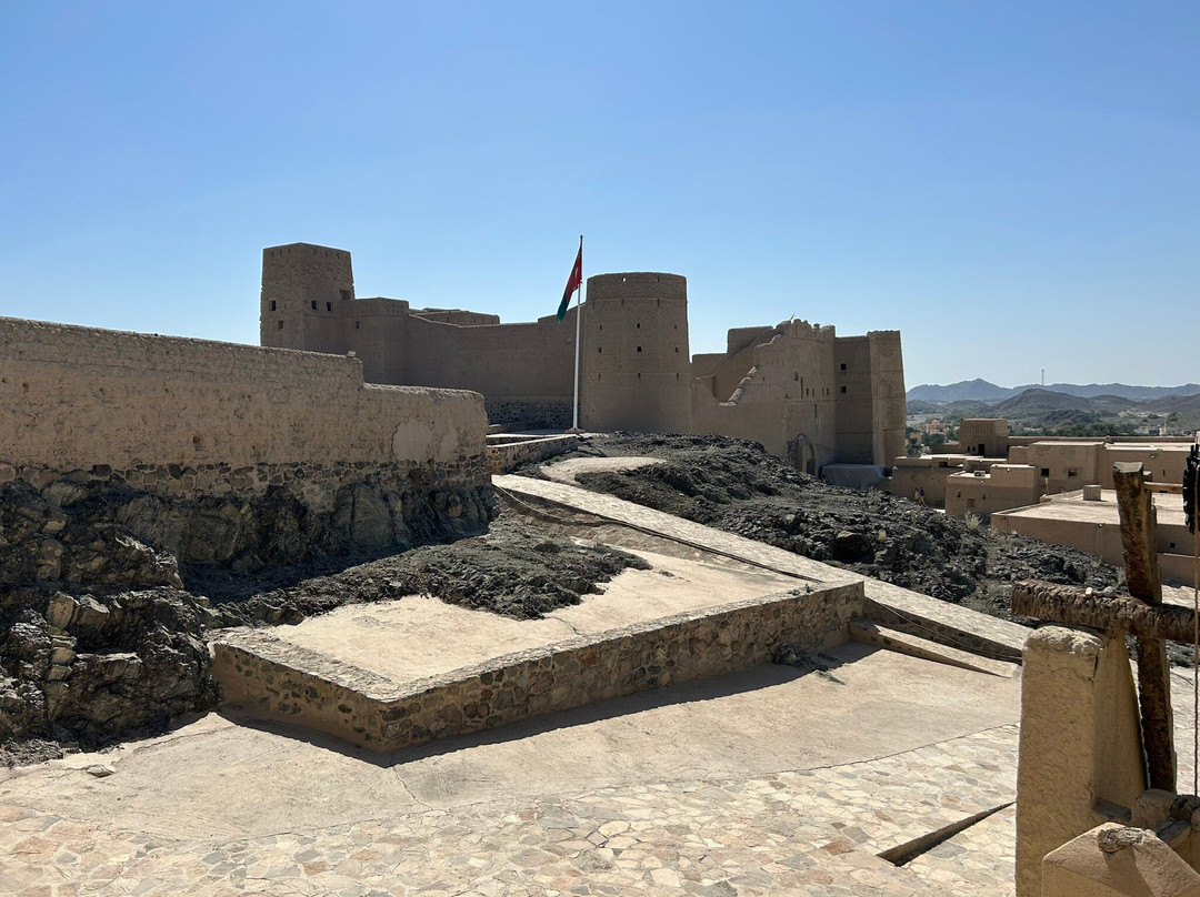 巴赫拉堡-尼日瓦必去景点