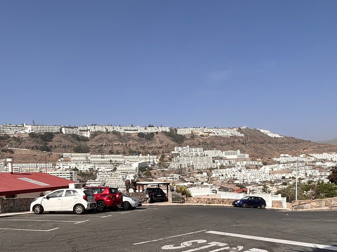 Miriam Apartments主图