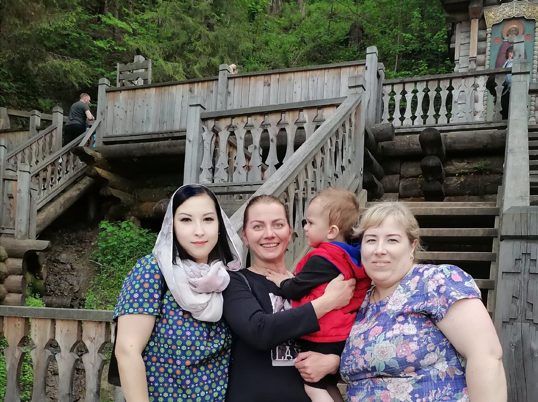 Waterfall Gremiachy-谢尔吉耶夫镇必去景点