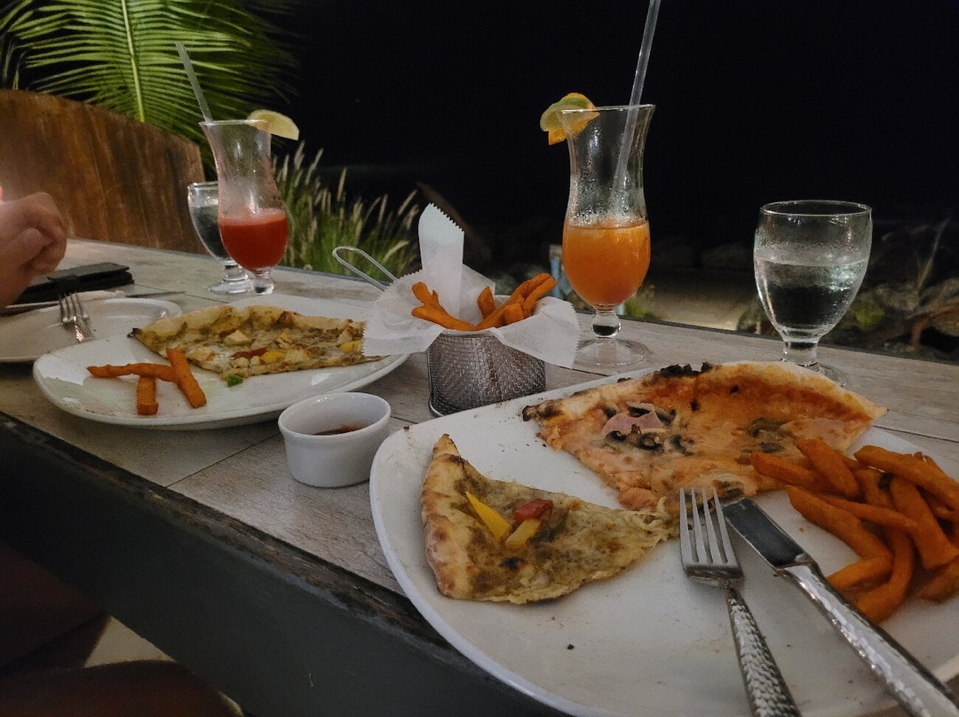 Drift Ocean Terrace Lounge-Holetown必去景点