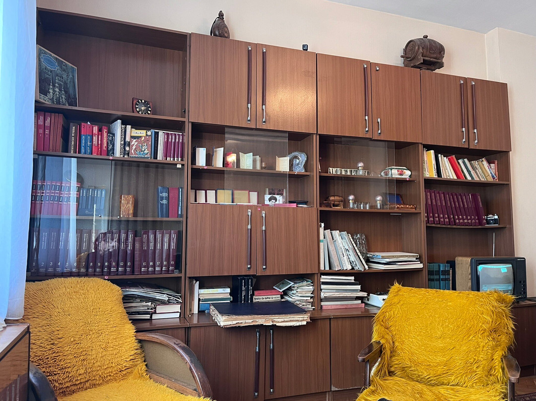 The Red Flat-索非亚必去景点